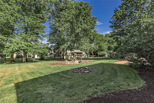 1834 Coes Post Run, Westlake, OH 44145