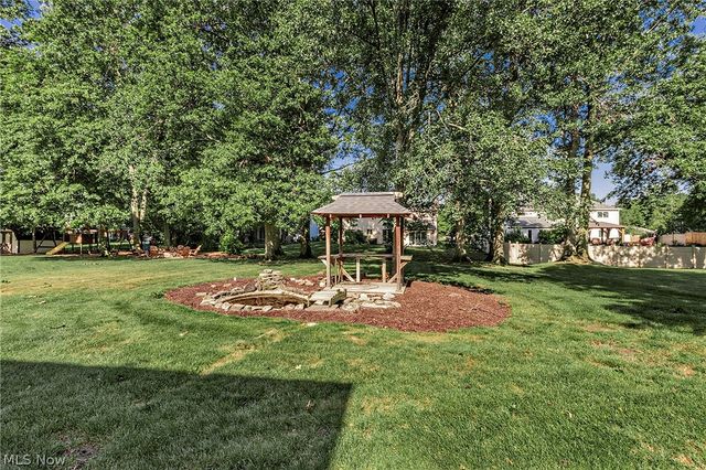 1834 Coes Post Run, Westlake, OH 44145