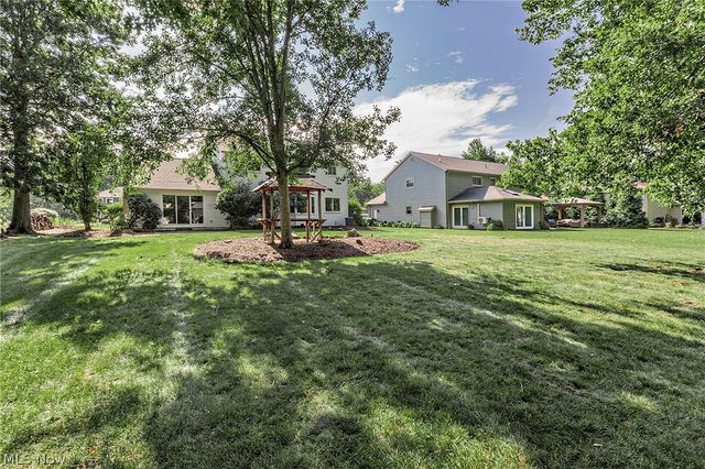 1834 Coes Post Run, Westlake, OH 44145