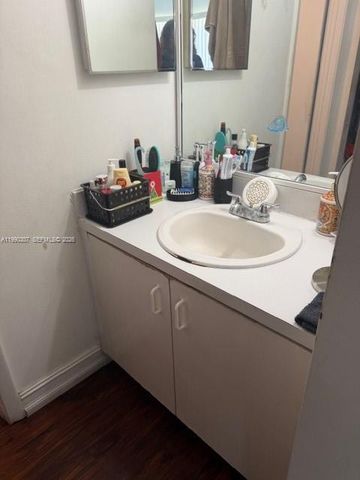 18820 NW 57th Ave 204, Hialeah, FL 33015