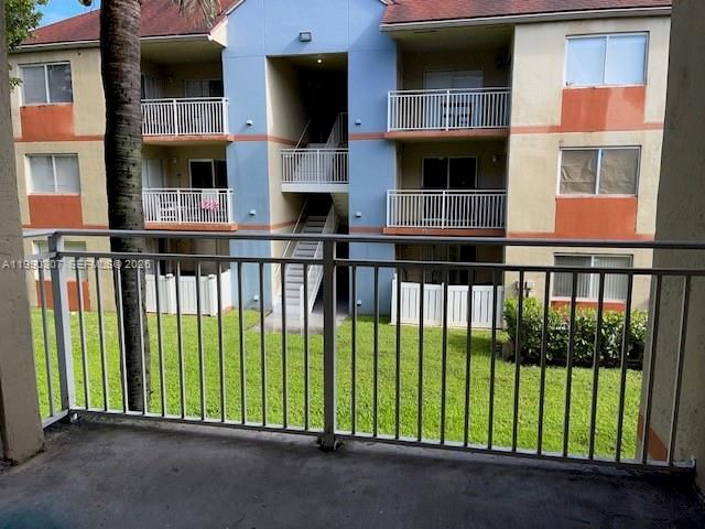 18820 NW 57th Ave 204, Hialeah, FL 33015