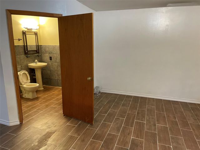 5122 S Jackwood Street, Houston, TX 77096