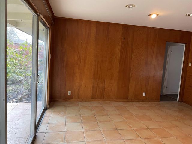 5122 S Jackwood Street, Houston, TX 77096