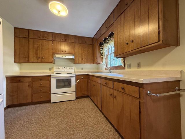 1040 N Sumac Drive, Janesville, WI 53545