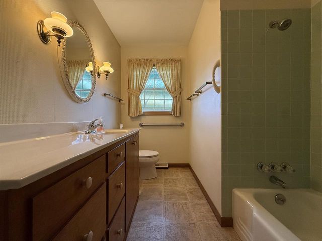 1040 N Sumac Drive, Janesville, WI 53545