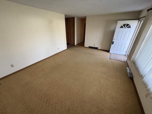 1040 N Sumac Drive, Janesville, WI 53545