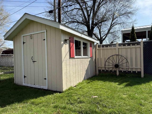 1040 N Sumac Drive, Janesville, WI 53545
