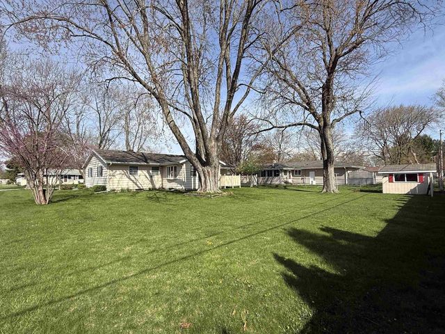 1040 N Sumac Drive, Janesville, WI 53545
