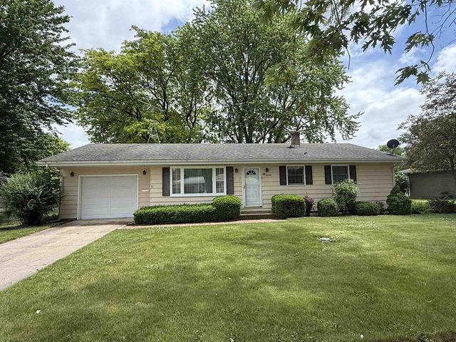 1040 N Sumac Drive, Janesville, WI 53545
