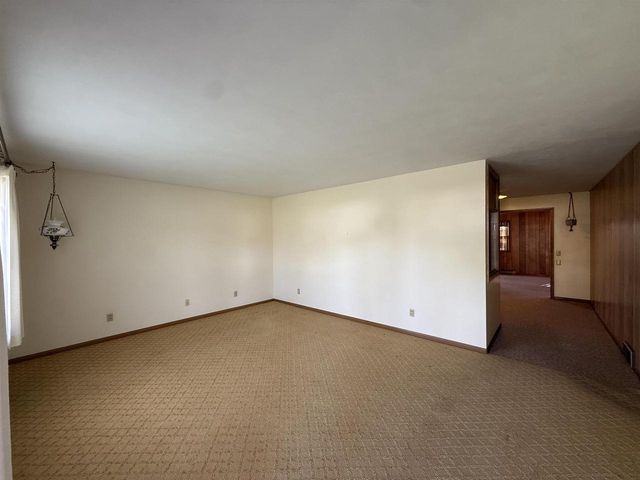 1040 N Sumac Drive, Janesville, WI 53545