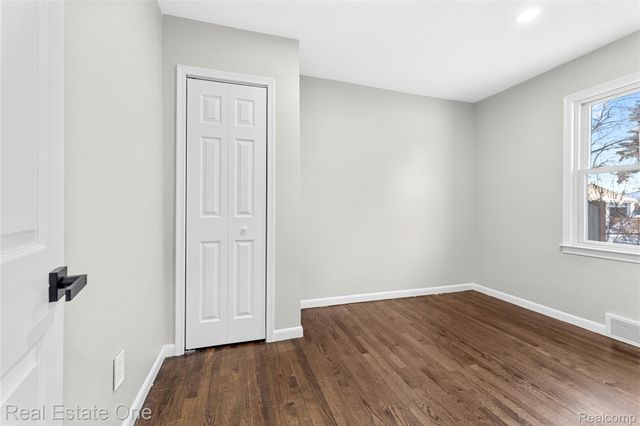 14996 Paris Street, Allen Park, MI 48101