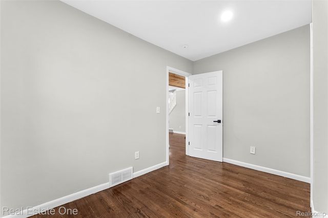 14996 Paris Street, Allen Park, MI 48101