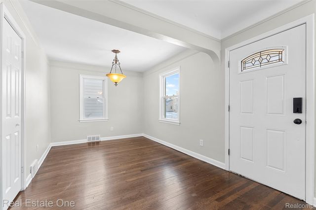 14996 Paris Street, Allen Park, MI 48101