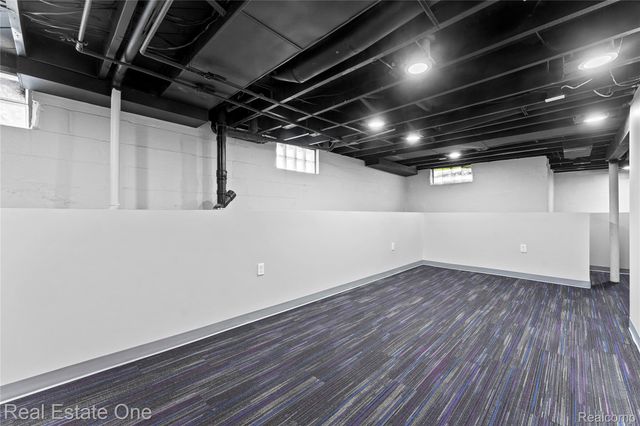 14996 Paris Street, Allen Park, MI 48101