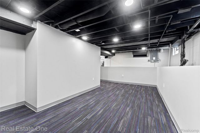 14996 Paris Street, Allen Park, MI 48101