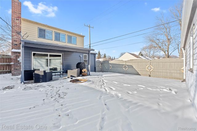 14996 Paris Street, Allen Park, MI 48101