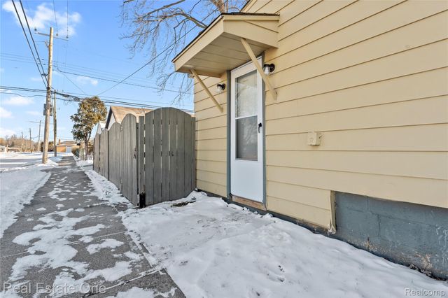 14996 Paris Street, Allen Park, MI 48101