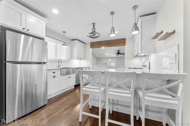 14996 Paris Street, Allen Park, MI 48101