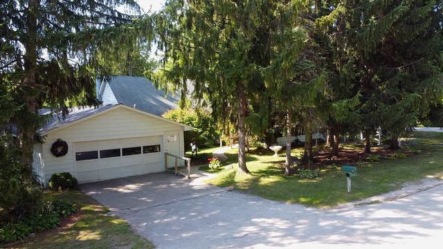 503 W Second Street, Elk Rapids Twp, MI 49629