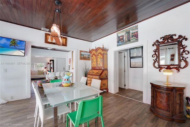 212 SW 1st Ave, Hallandale Beach, FL 33009