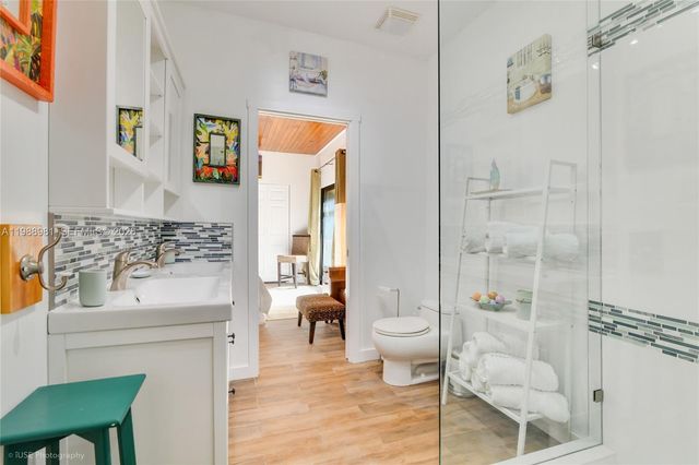 212 SW 1st Ave, Hallandale Beach, FL 33009