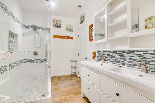 212 SW 1st Ave, Hallandale Beach, FL 33009