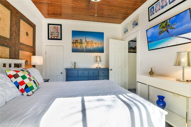 212 SW 1st Ave, Hallandale Beach, FL 33009