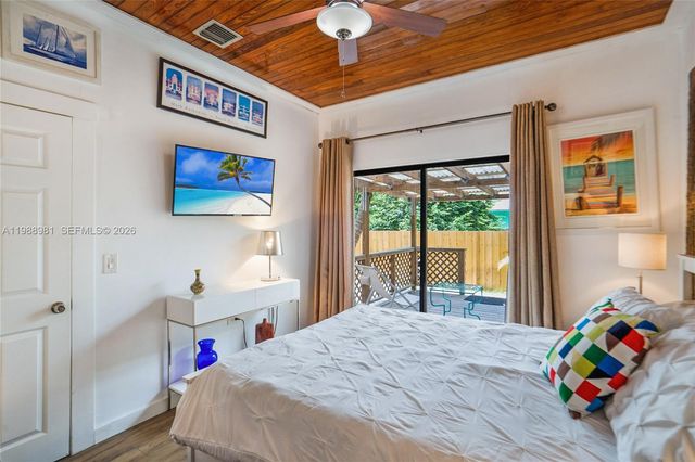 212 SW 1st Ave, Hallandale Beach, FL 33009