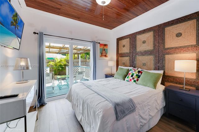 212 SW 1st Ave, Hallandale Beach, FL 33009