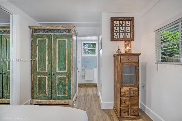 212 SW 1st Ave, Hallandale Beach, FL 33009