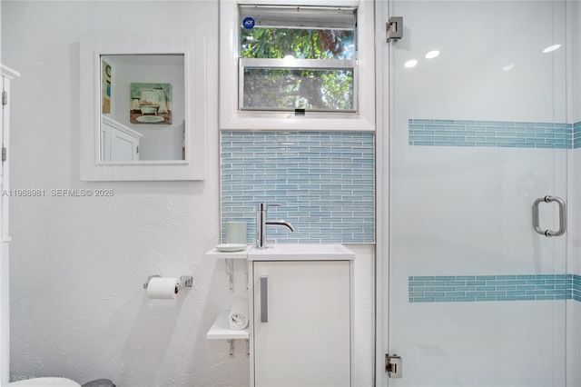 212 SW 1st Ave, Hallandale Beach, FL 33009