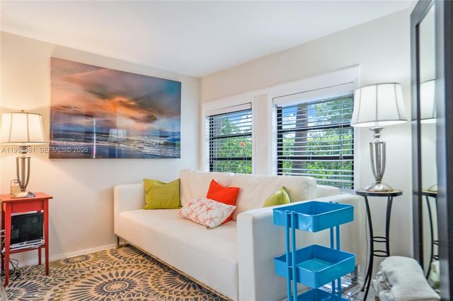 212 SW 1st Ave, Hallandale Beach, FL 33009