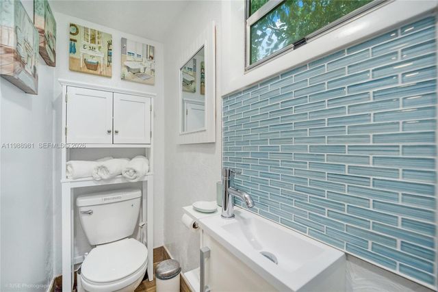 212 SW 1st Ave, Hallandale Beach, FL 33009