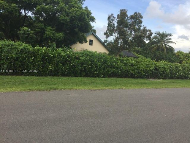 212 SW 1st Ave, Hallandale Beach, FL 33009