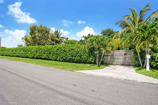 212 SW 1st Ave, Hallandale Beach, FL 33009