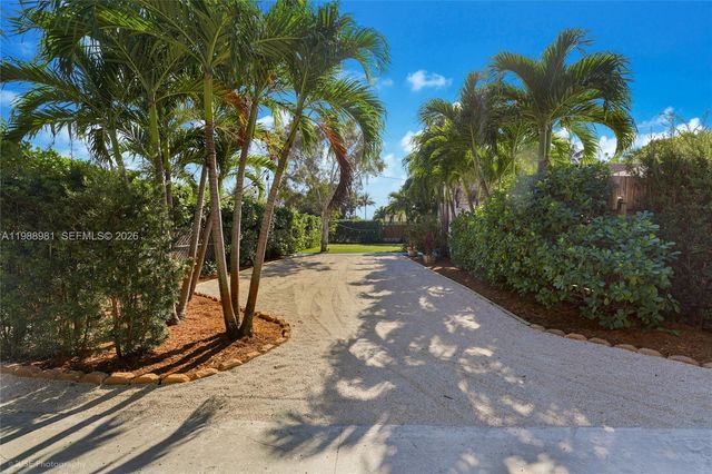 212 SW 1st Ave, Hallandale Beach, FL 33009