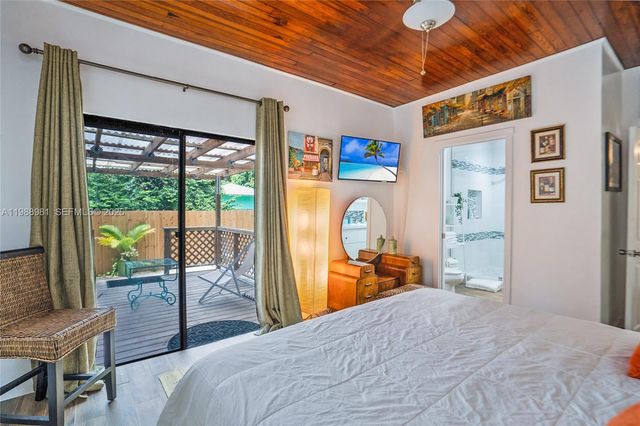 212 SW 1st Ave, Hallandale Beach, FL 33009