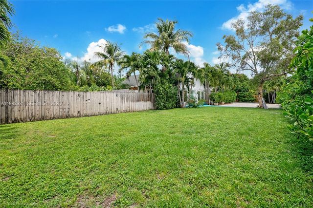 212 SW 1st Ave, Hallandale Beach, FL 33009