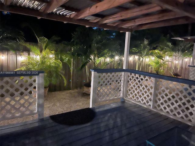 212 SW 1st Ave, Hallandale Beach, FL 33009
