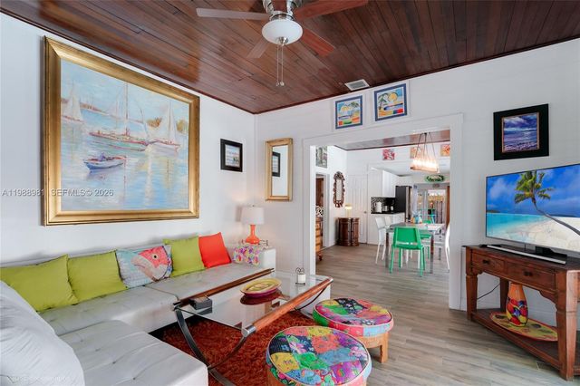 212 SW 1st Ave, Hallandale Beach, FL 33009