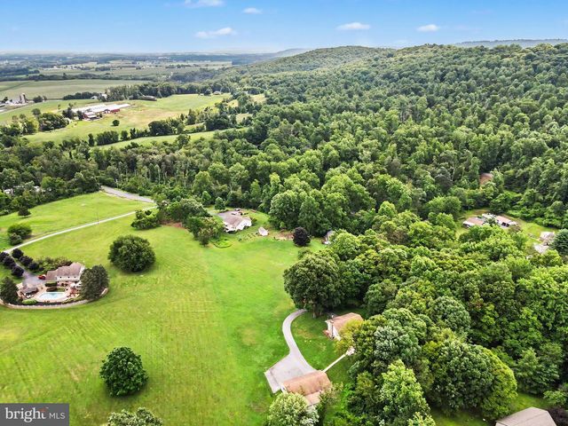 885 MOUNT WILSON RD, Lebanon, PA 17042
