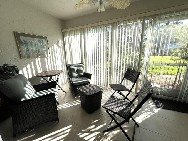 5205 WEDGEWOOD LN 15, Sarasota, FL 34235