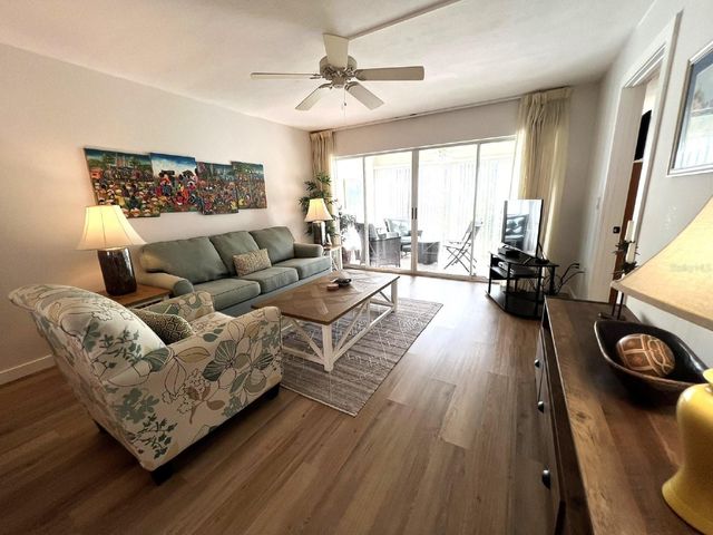 5205 WEDGEWOOD LN 15, Sarasota, FL 34235