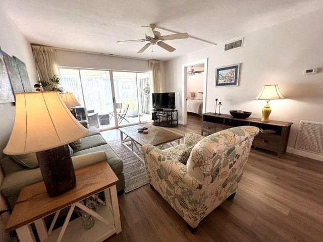 5205 WEDGEWOOD LN 15, Sarasota, FL 34235