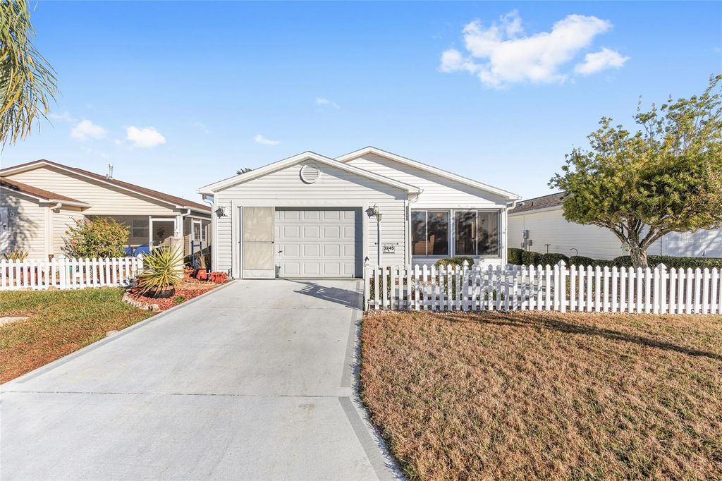 Image 37 of property listing at 3245 RIVERTON ROAD, The Villages, FL 32162