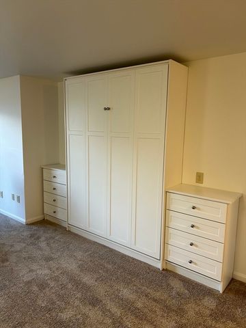 2 Victory Road 6, Lynn, MA 01902