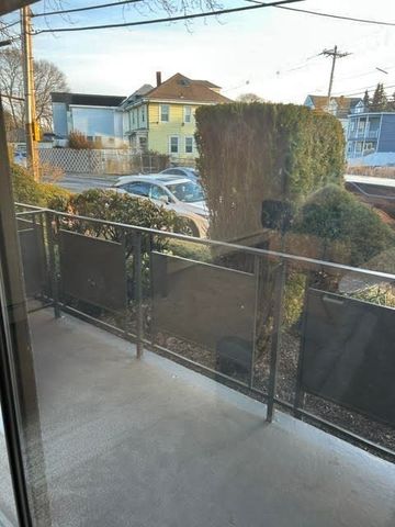 2 Victory Road 6, Lynn, MA 01902