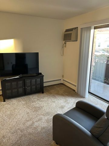 2 Victory Road 6, Lynn, MA 01902