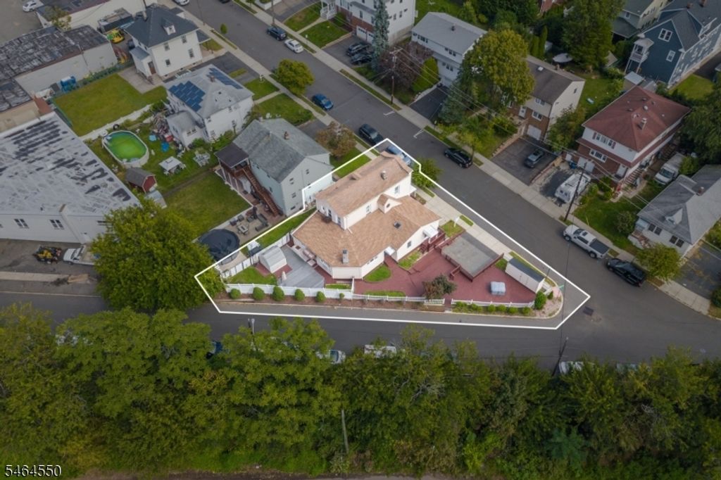 28 Butler St, Clifton City, NJ 07011 — photo 2