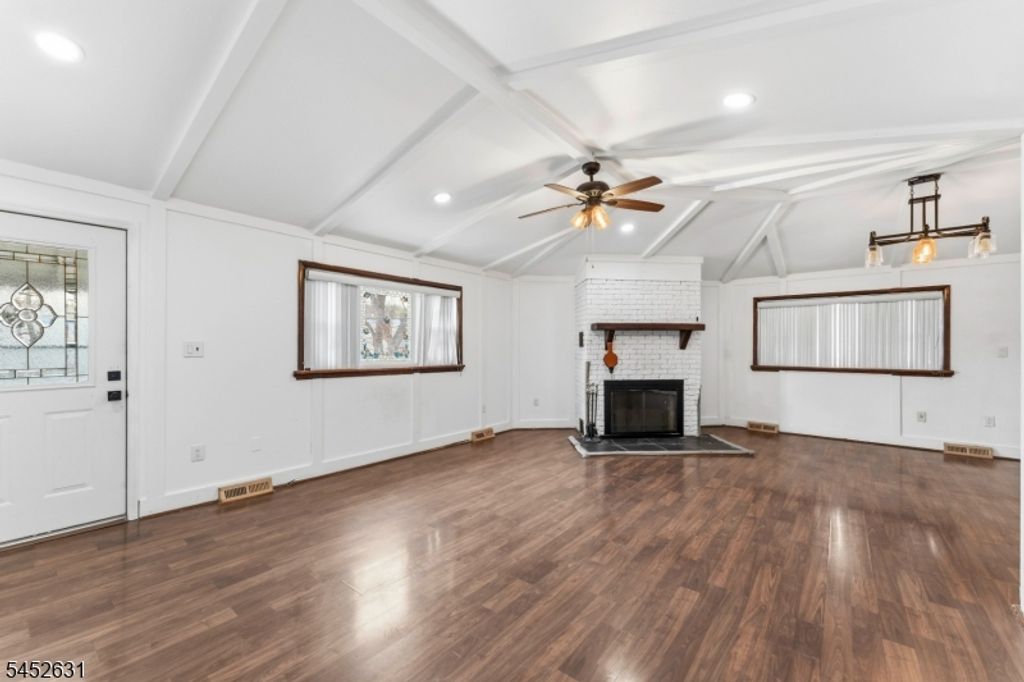 28 Butler St, Clifton City, NJ 07011 — photo 4